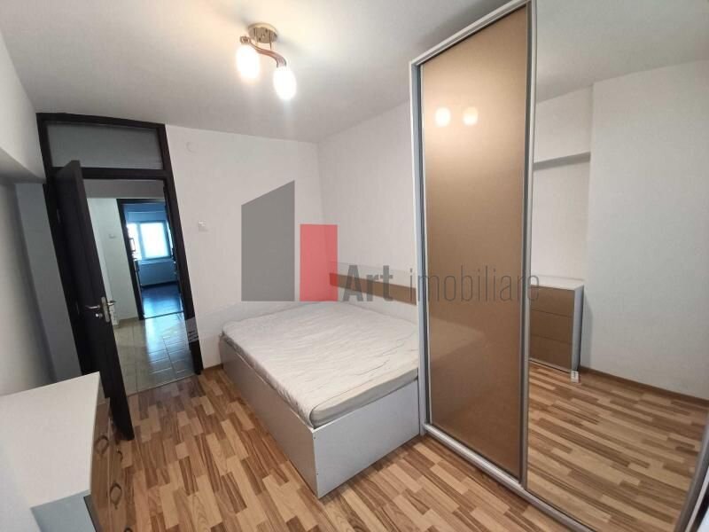 Tineretului, metrou, apartament minunat 3 camere, centrala, zona verde