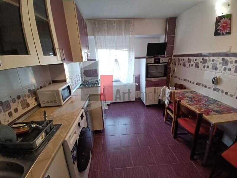 Tineretului, metrou, apartament minunat 3 camere, centrala, zona verde